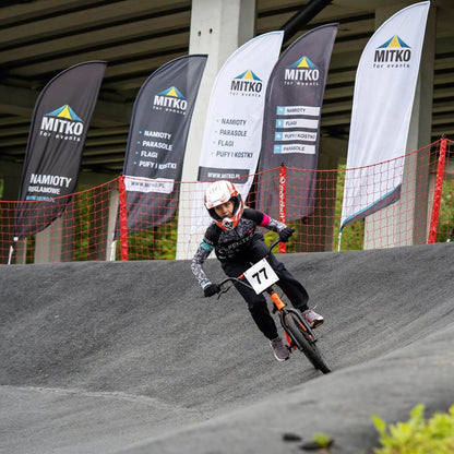 Reklamní vlajka Rider M (80x250 cm) s hliníkovým stožárem